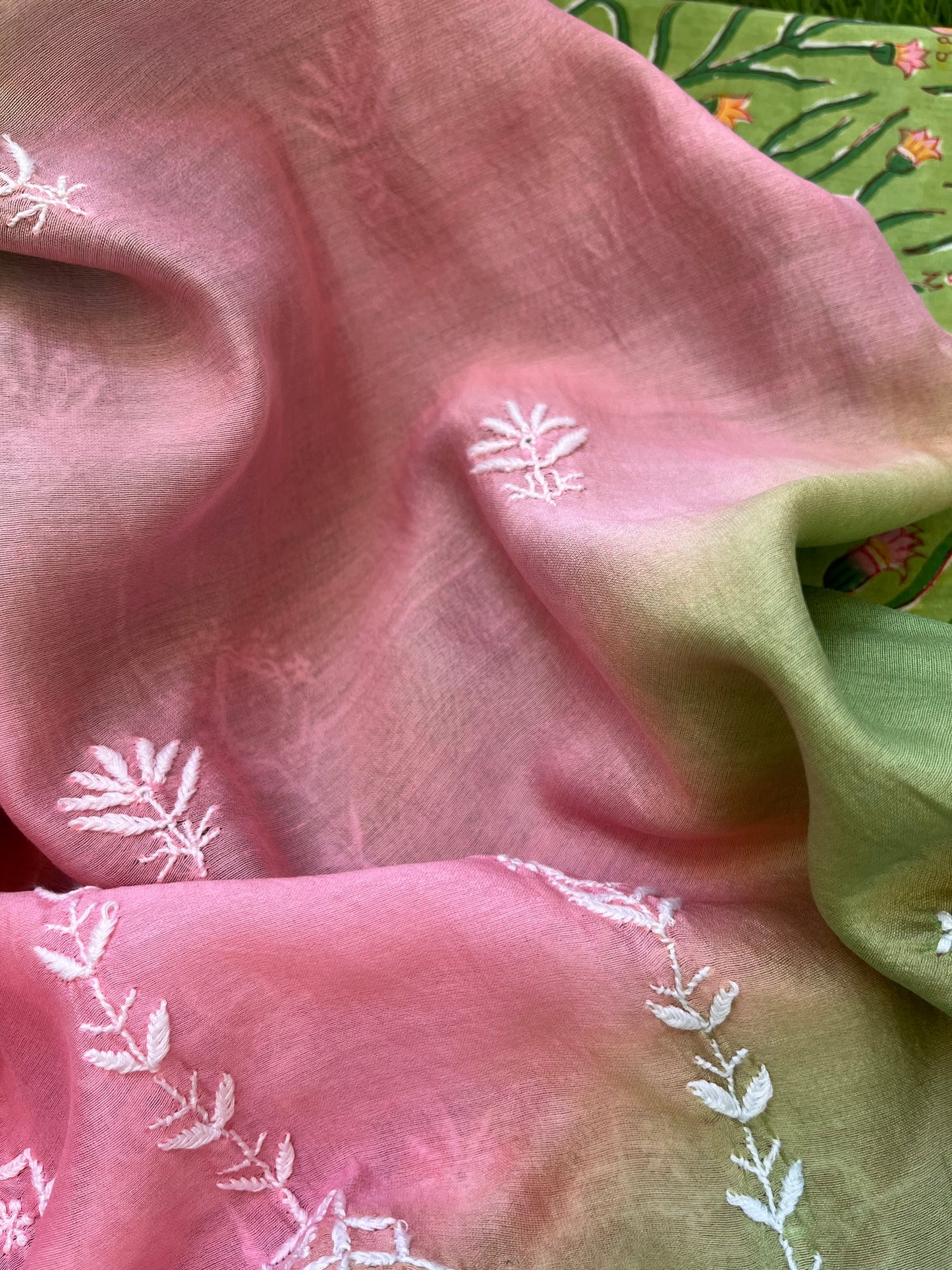 रोज़ाना  :Chanderi Chikankari Dupatta with cotton kurta bottom Fabric