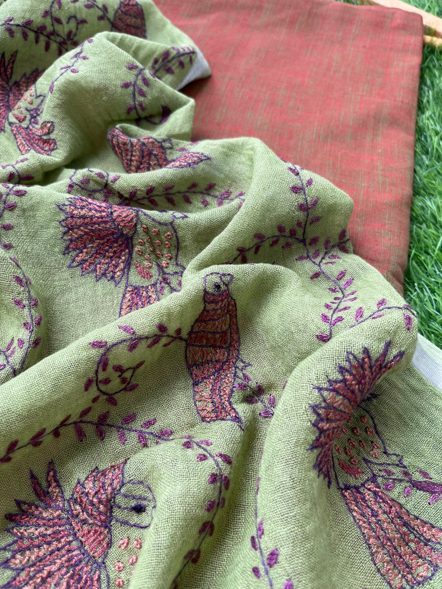 Linen sozni kaam dupatta paired with cotton kurta fabric