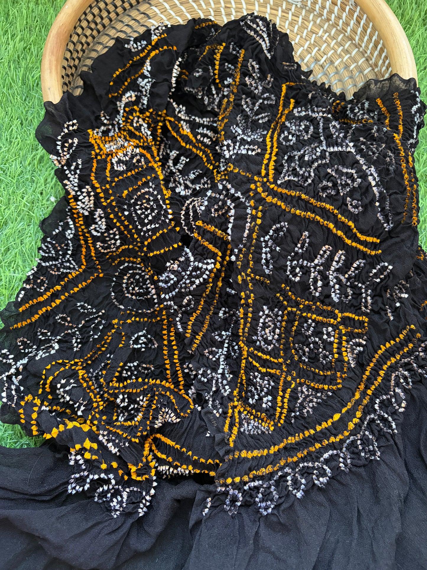Bandhani chinon Dupatta