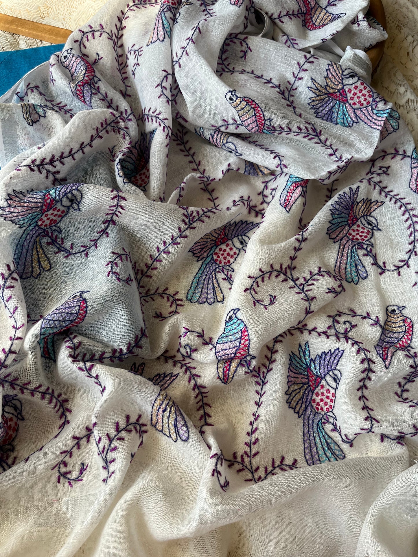 Linen sozni kaam dupatta paired with mangalgiri cotton kurta bottom fabric