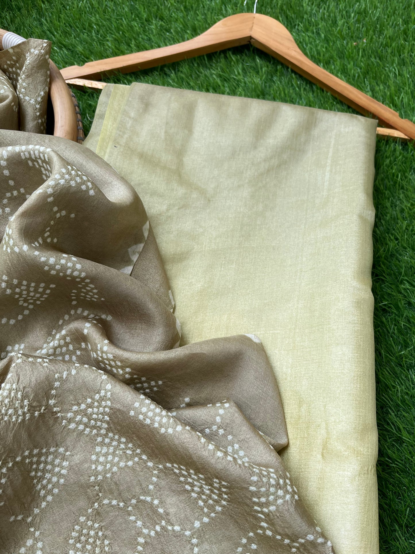 Tussar silk Bandhani dupatta kurta