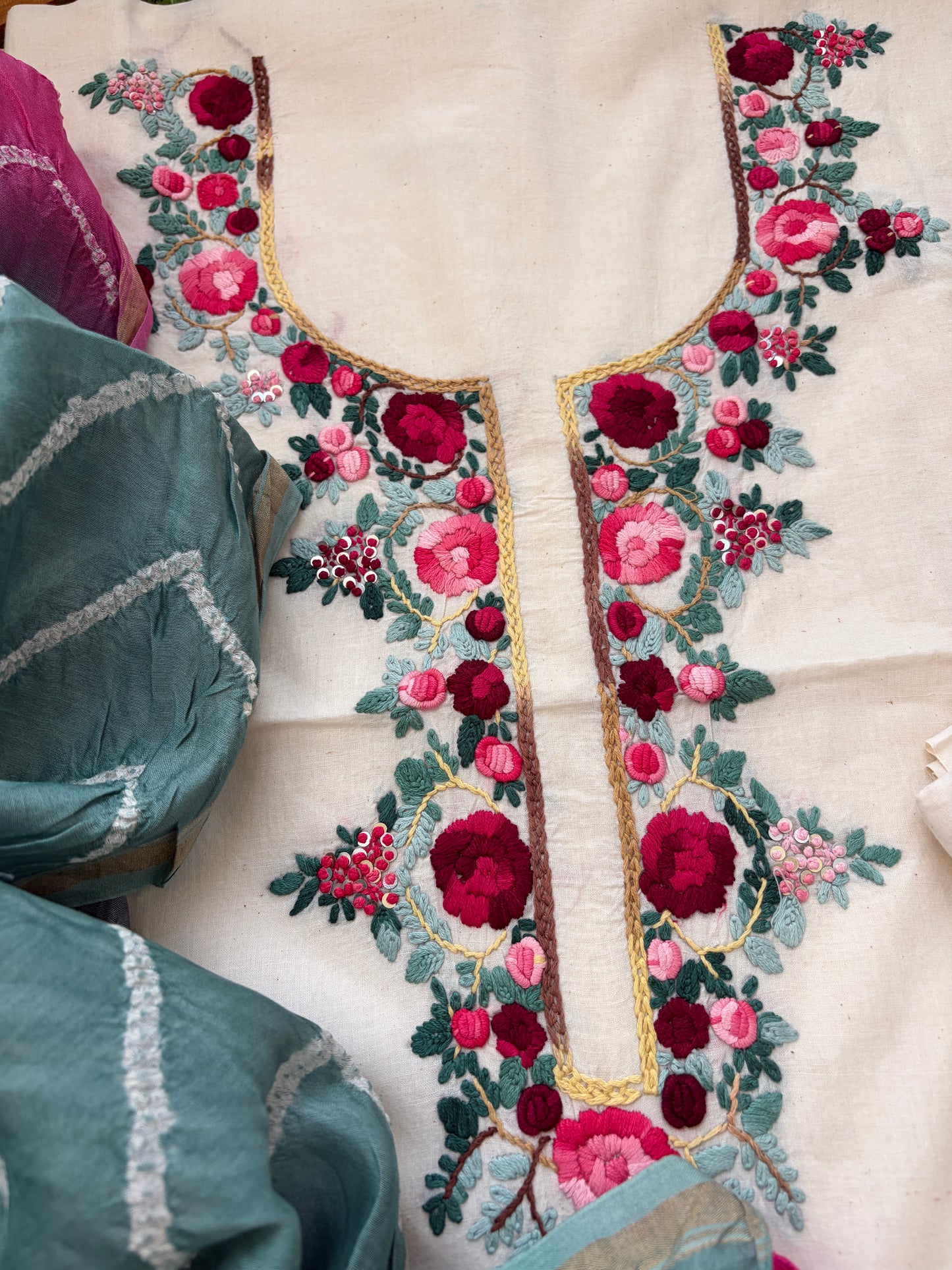 Handwoven Cotton knot work embroidered kurta and plain bottom fabric bandhani Dupatta