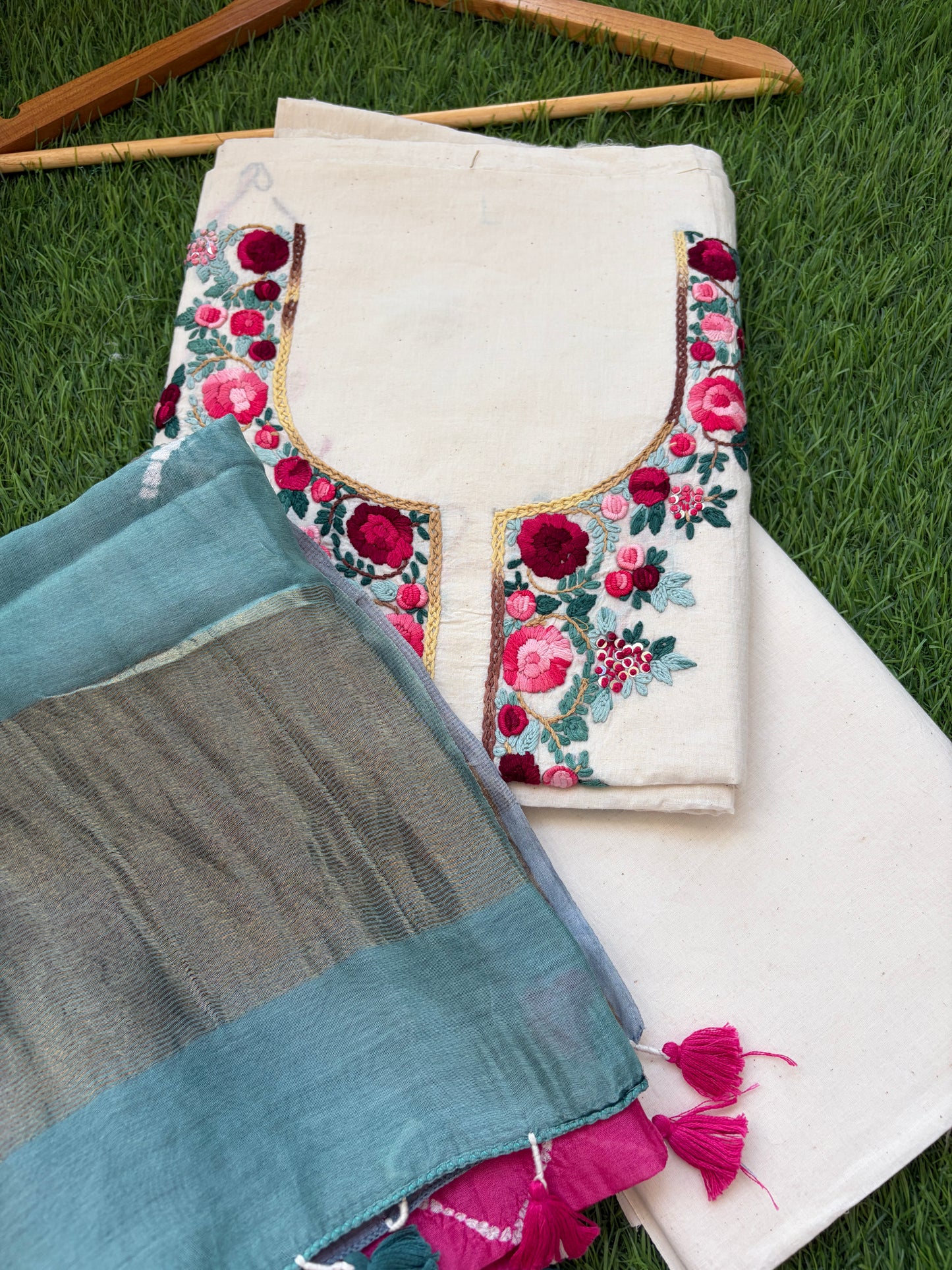 Handwoven Cotton knot work embroidered kurta and plain bottom fabric bandhani Dupatta