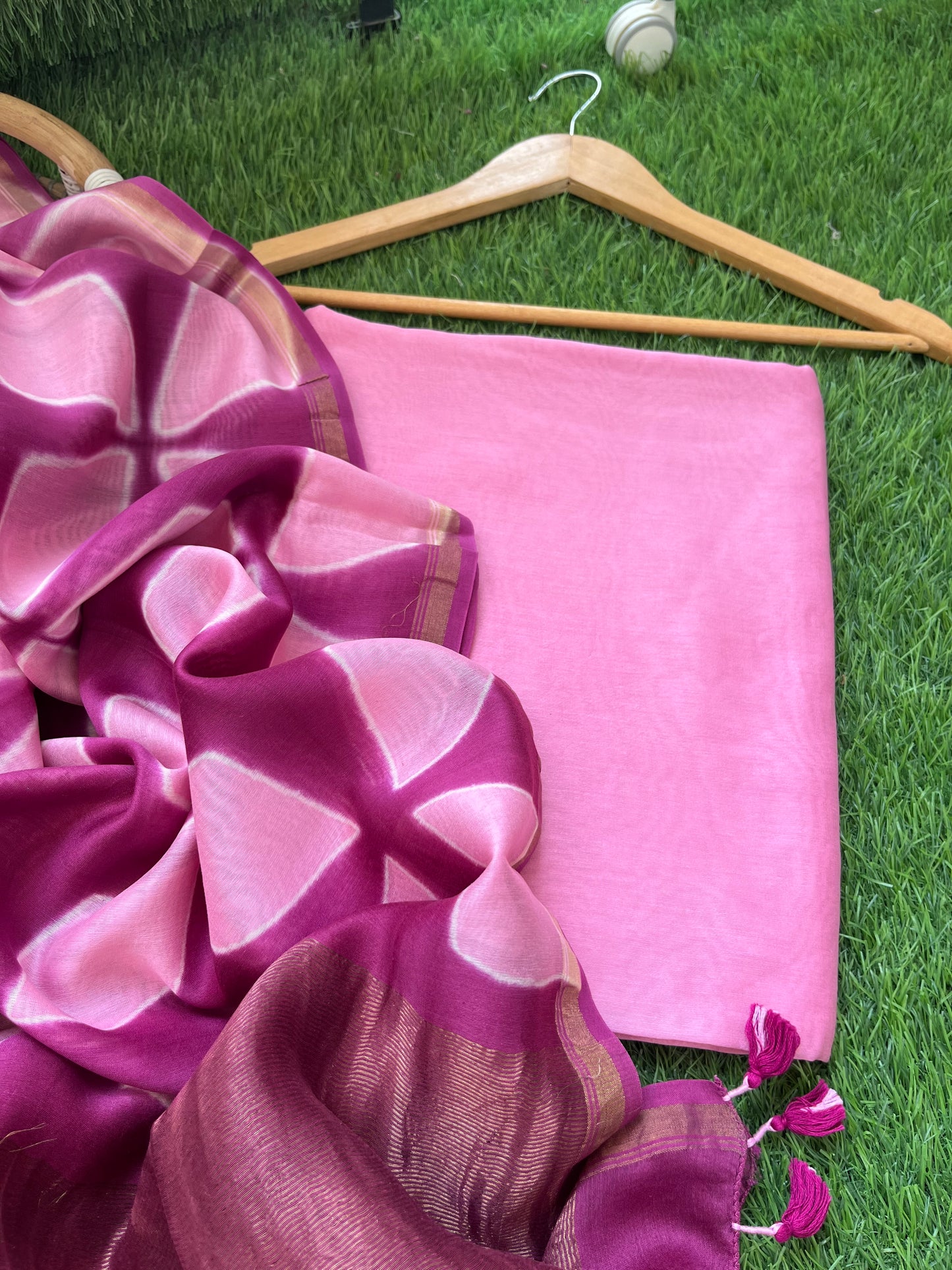 Chanderi Clamp Dye dupatta with plain fabric