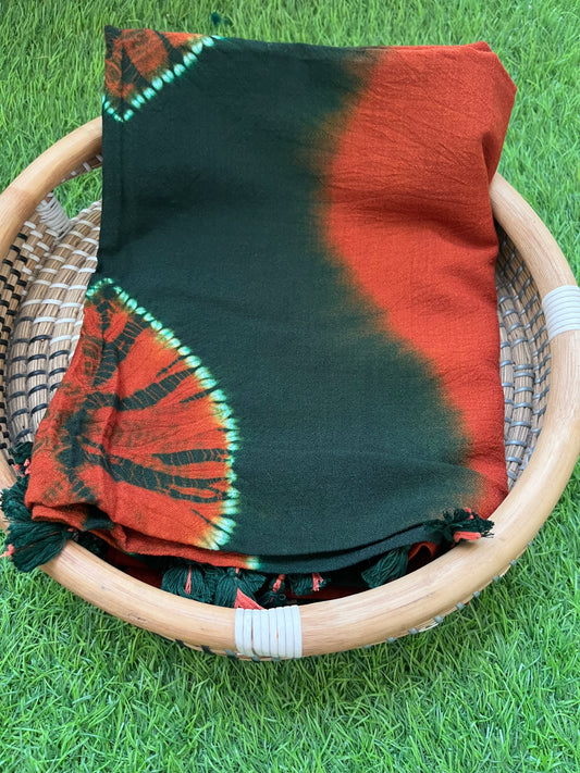 Handwoven bandhani shawl