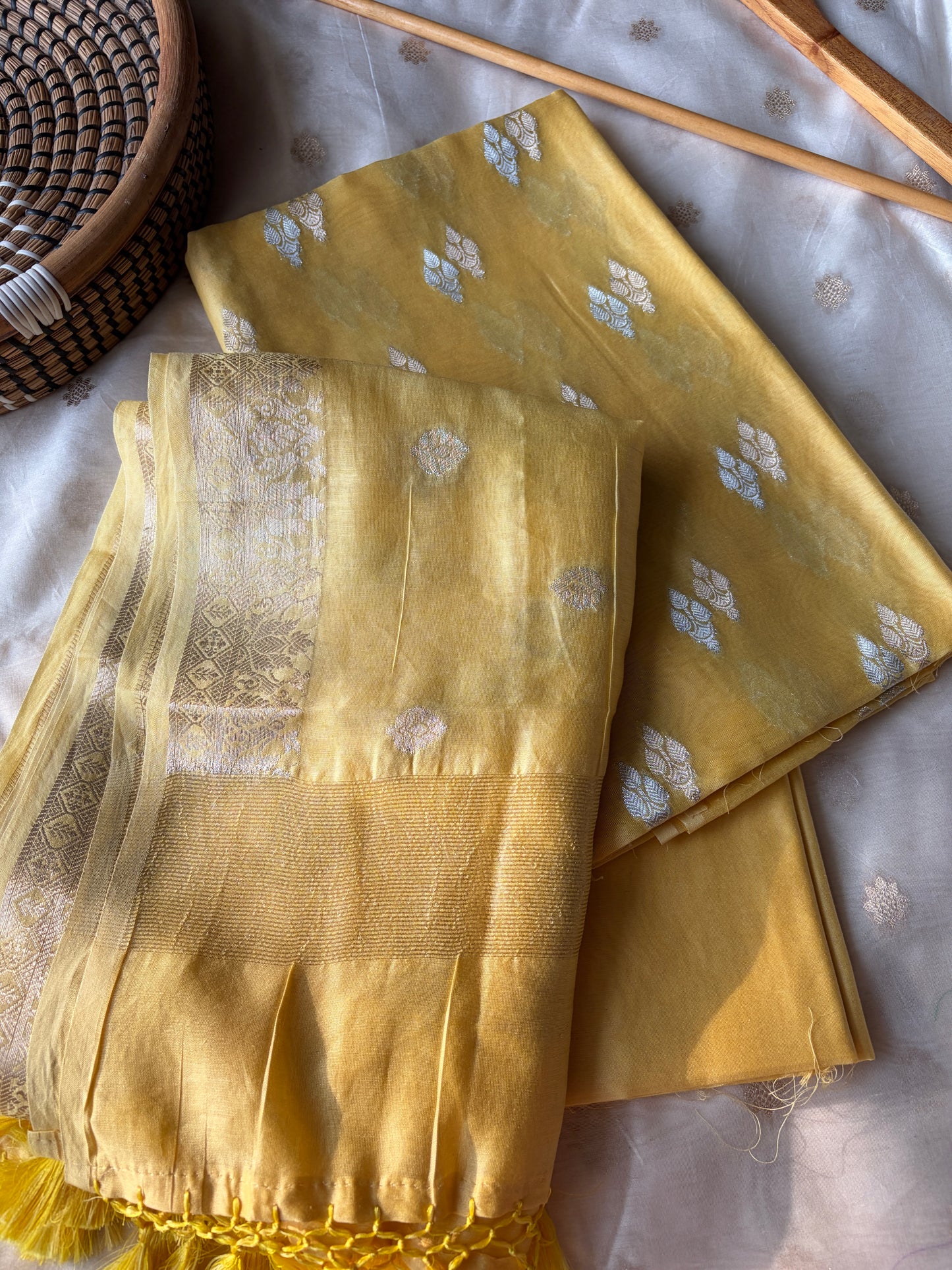 त्योहार् -Banarasi chanderi dupatta kurta