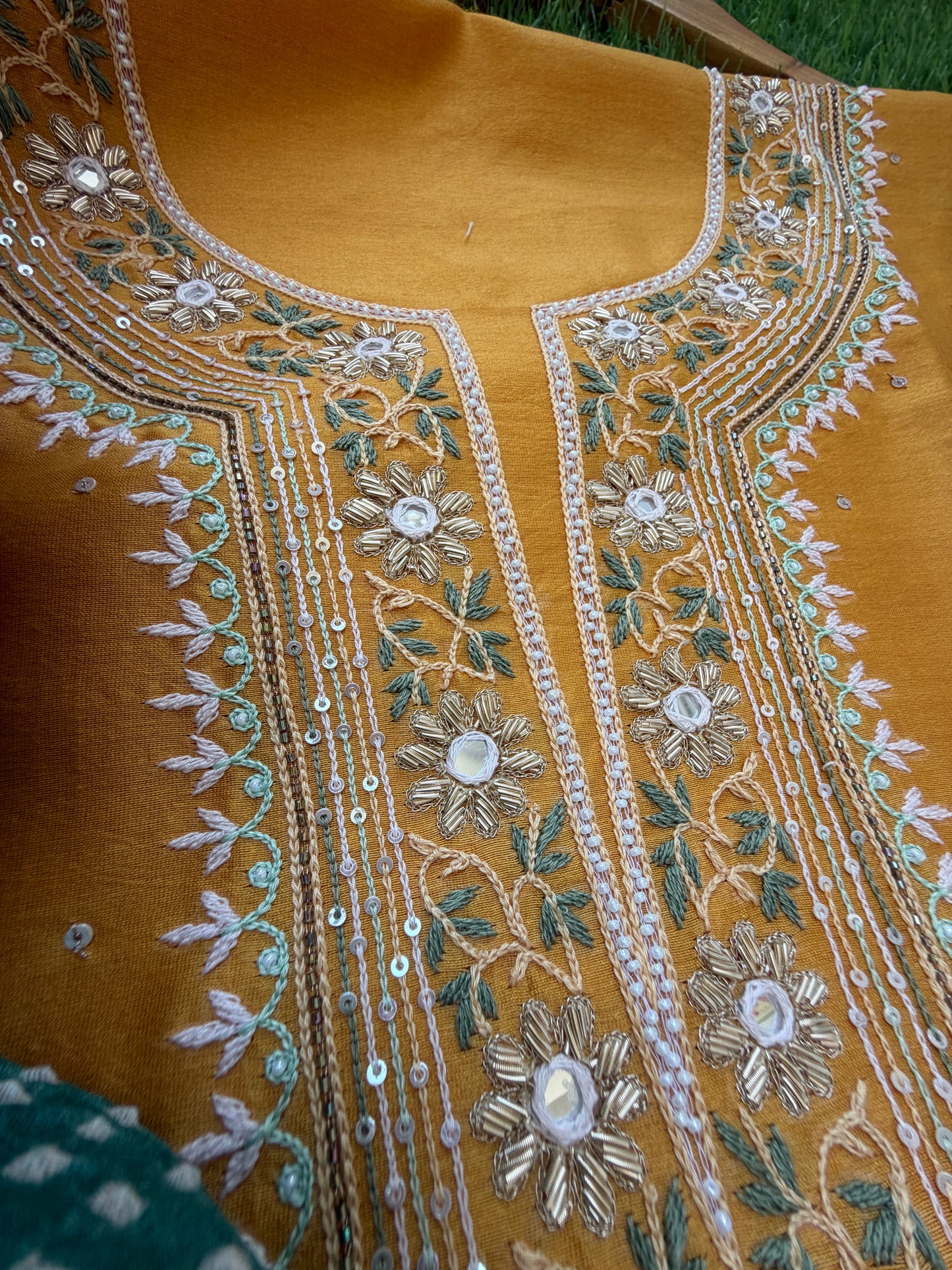 Hand embroidered chanderi kurta bandhani dupatta