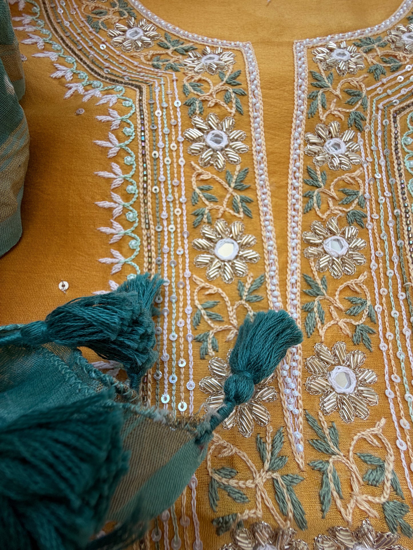 Hand embroidered chanderi kurta bandhani dupatta