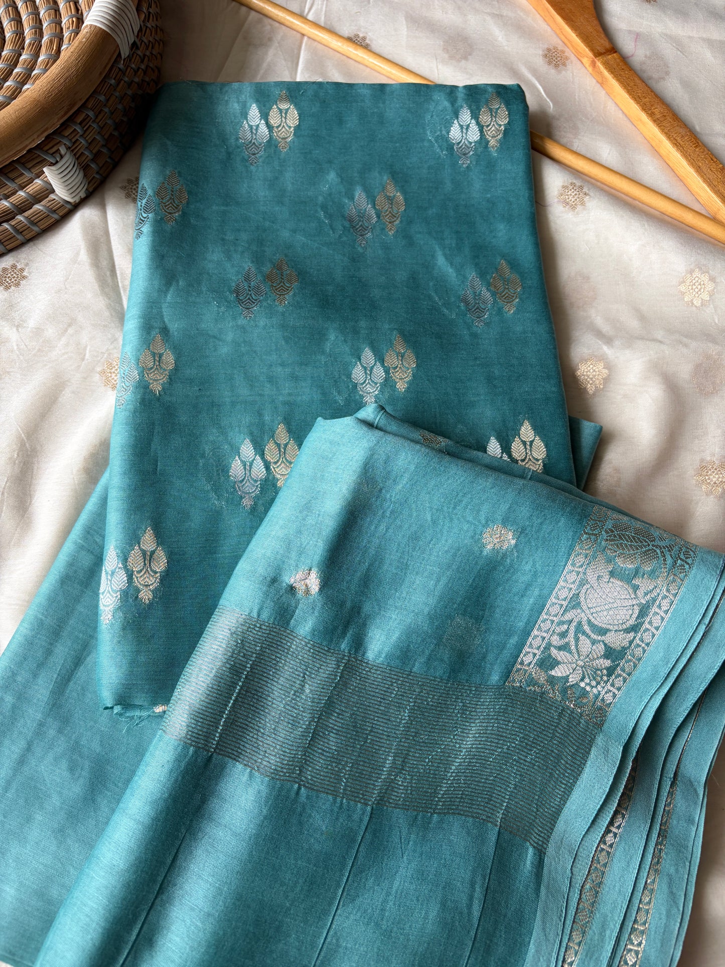 त्योहार् -Banarasi chanderi dupatta kurta