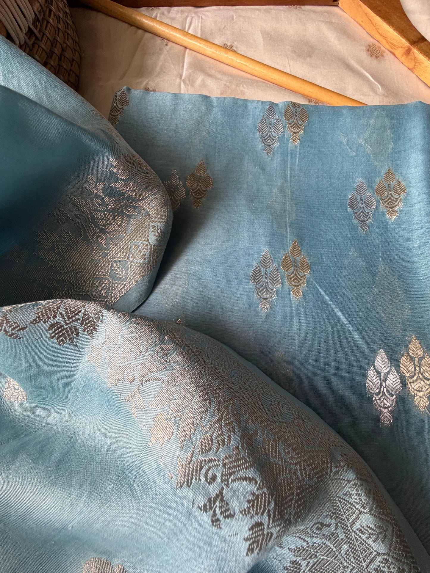 त्योहार् -Banarasi chanderi dupatta kurta