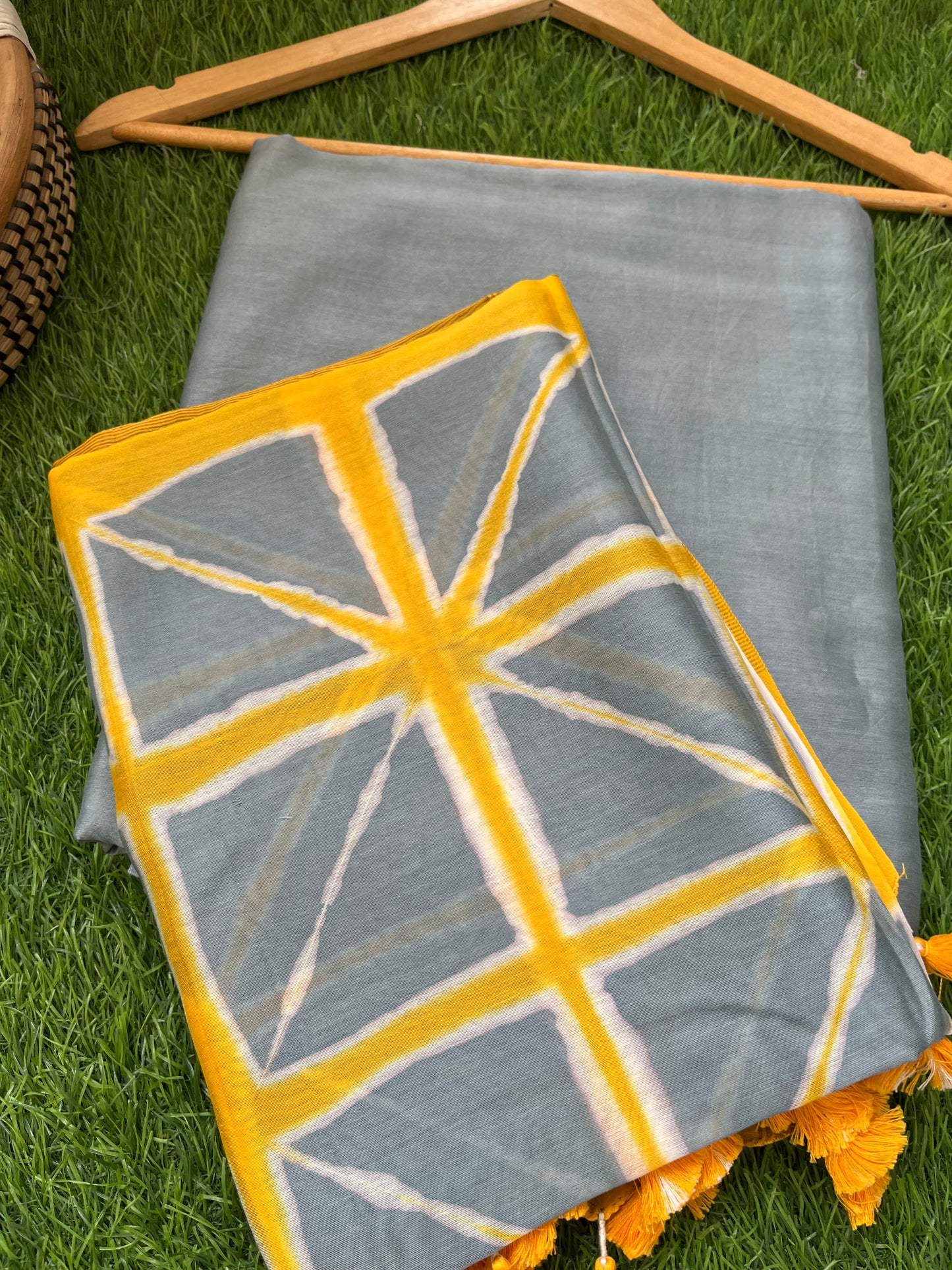 Chanderi Clamp Dye dupatta with plain fabric