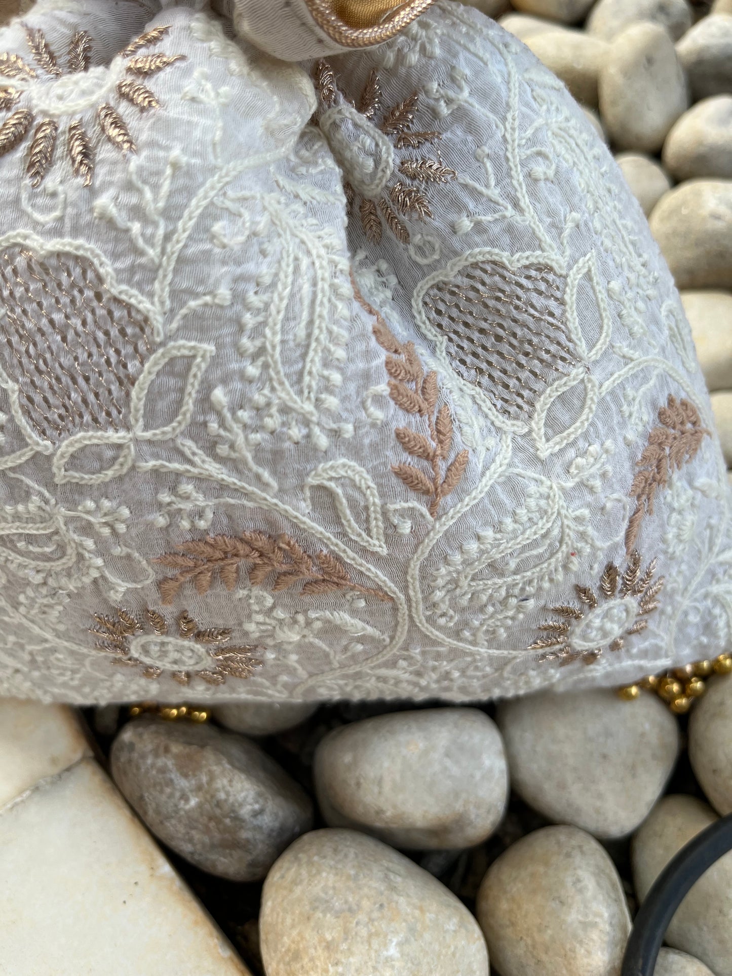 Chikankari Potli