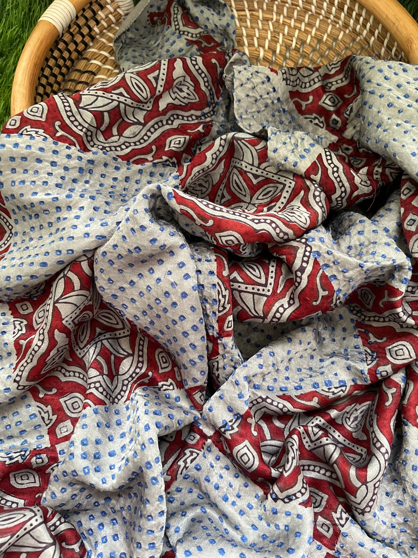 त्योहार :Gajji silk bandhani Dupatta with plain chanderi kurta bottom Fabric