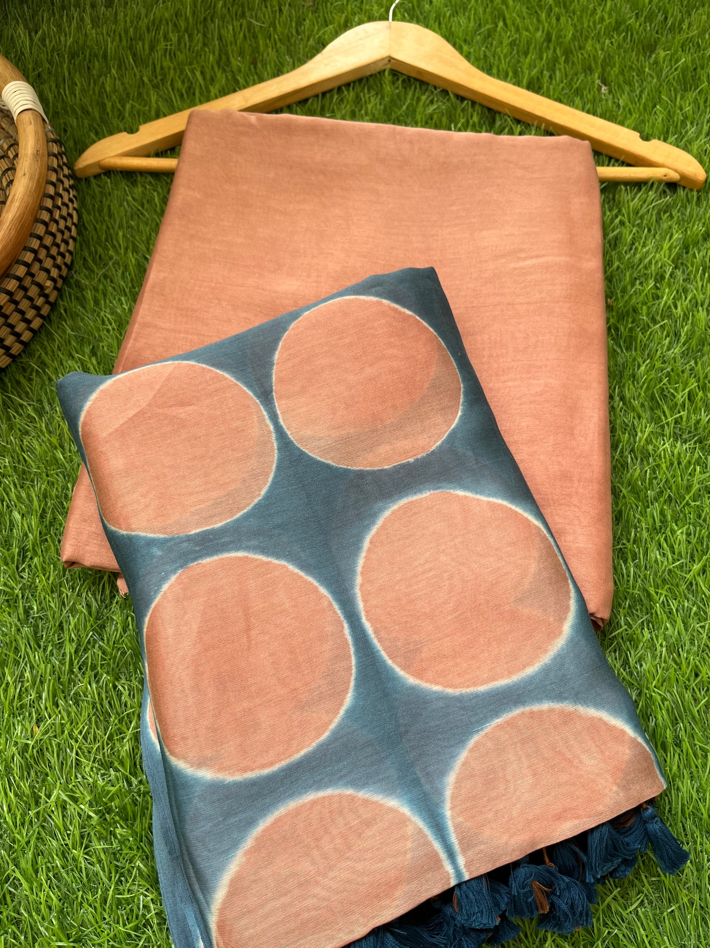 Chanderi Clamp Dye dupatta with plain fabric