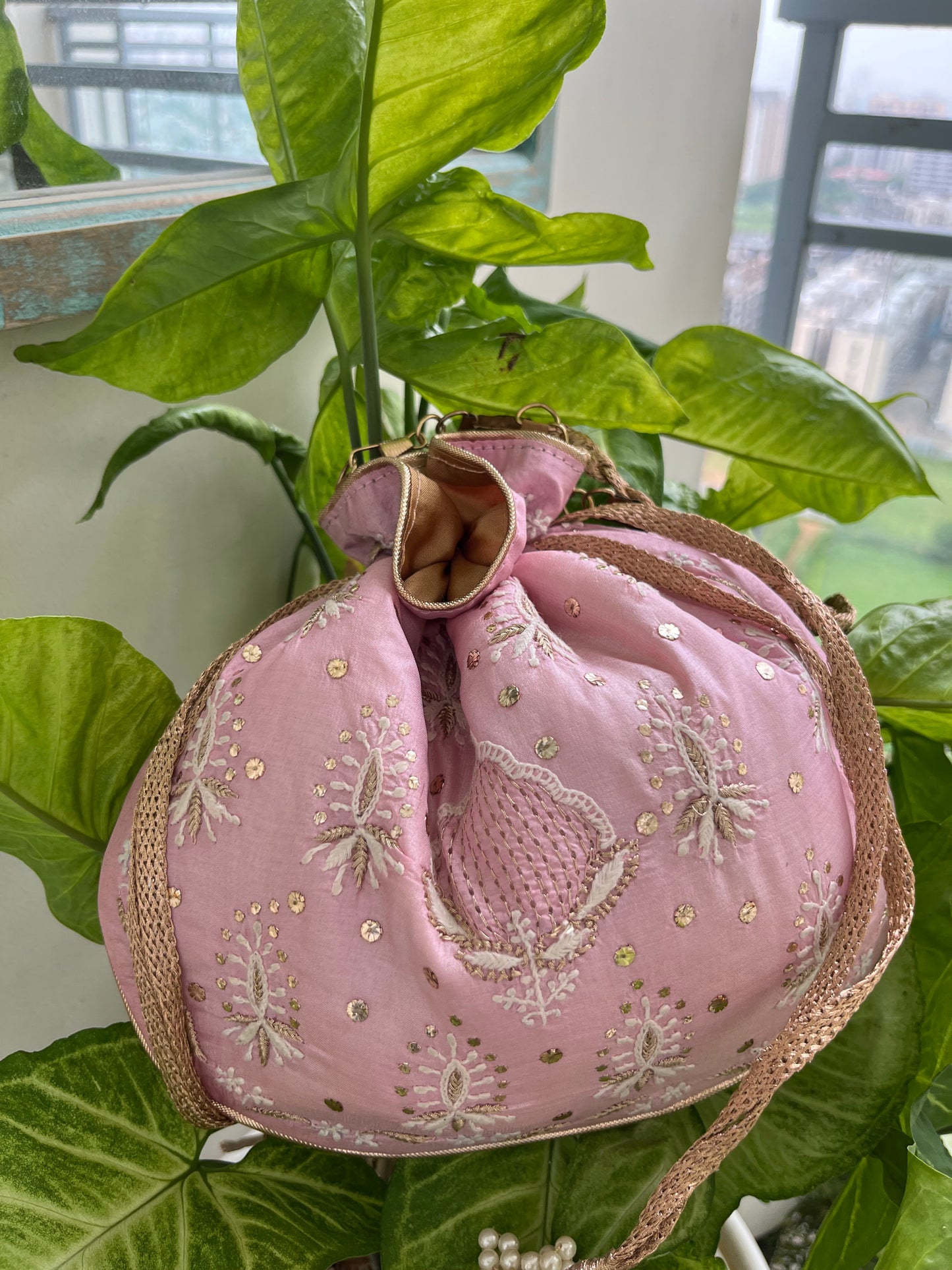 Chikankari Potli