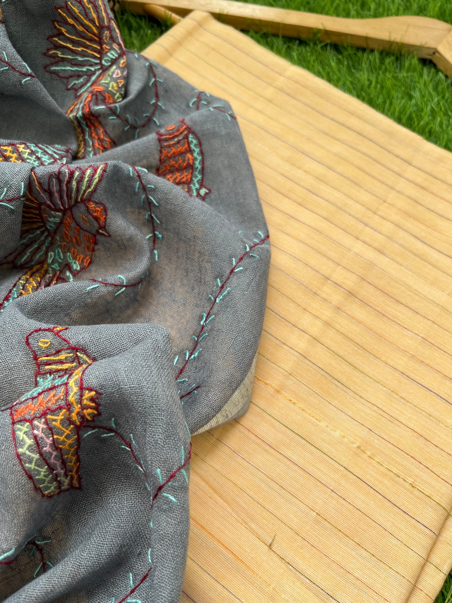 Linen sozni kaam dupatta paired with cotton kurta fabric
