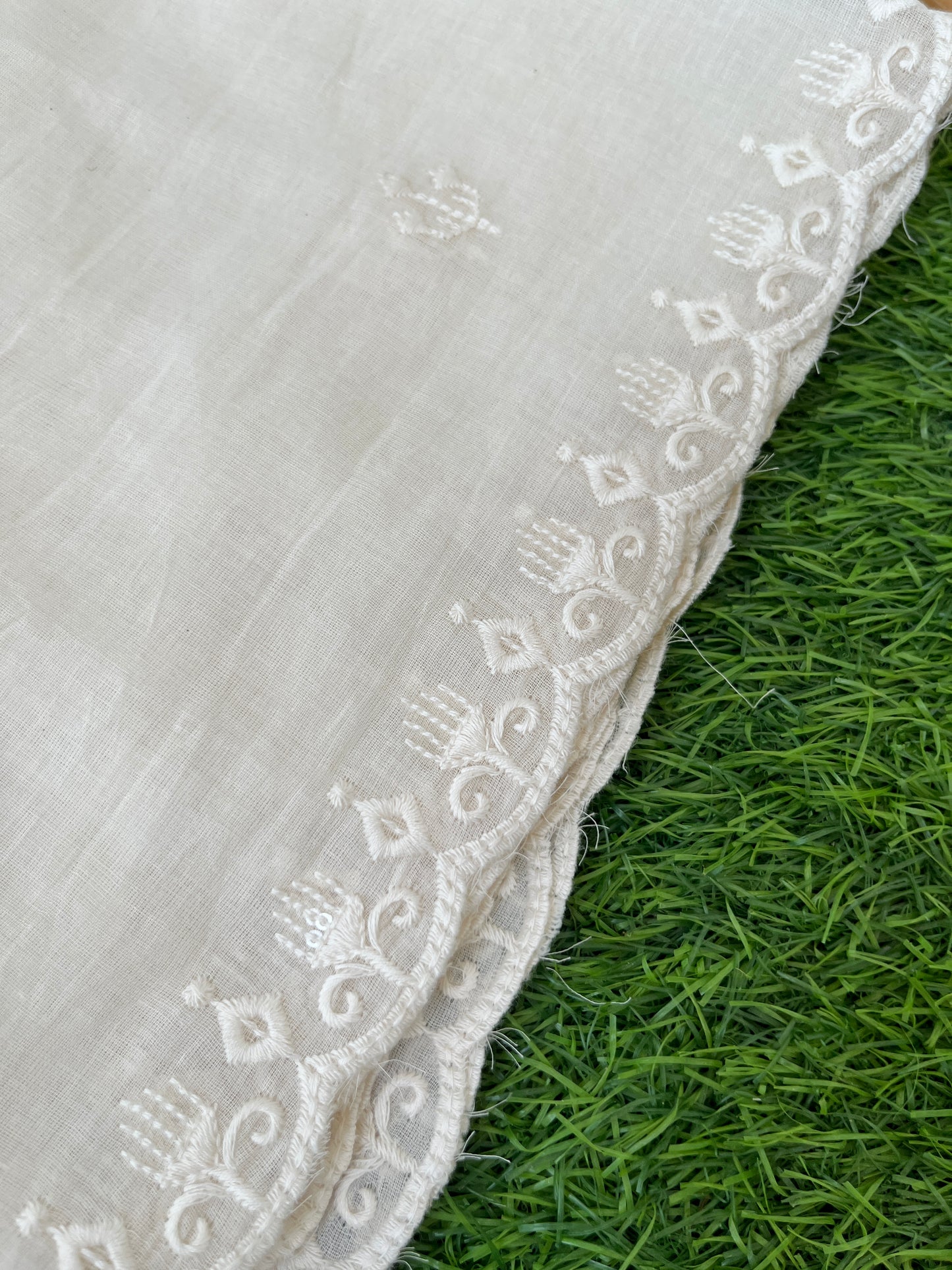 Mul scalloped Dupatta
