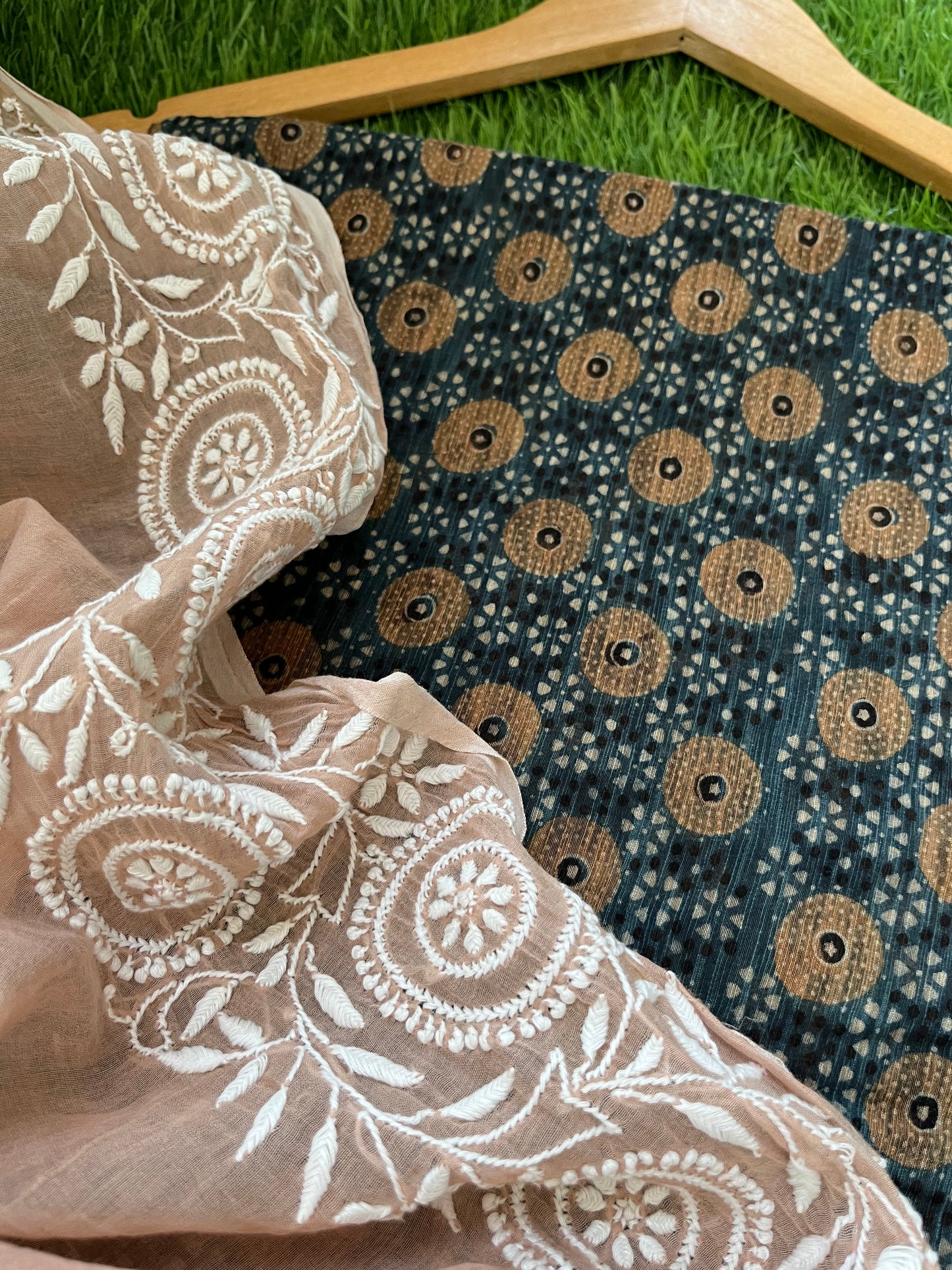 रोज़ाना  :Chanderi Chikankari Dupatta with chanderi ajrakh print kurta Fabric