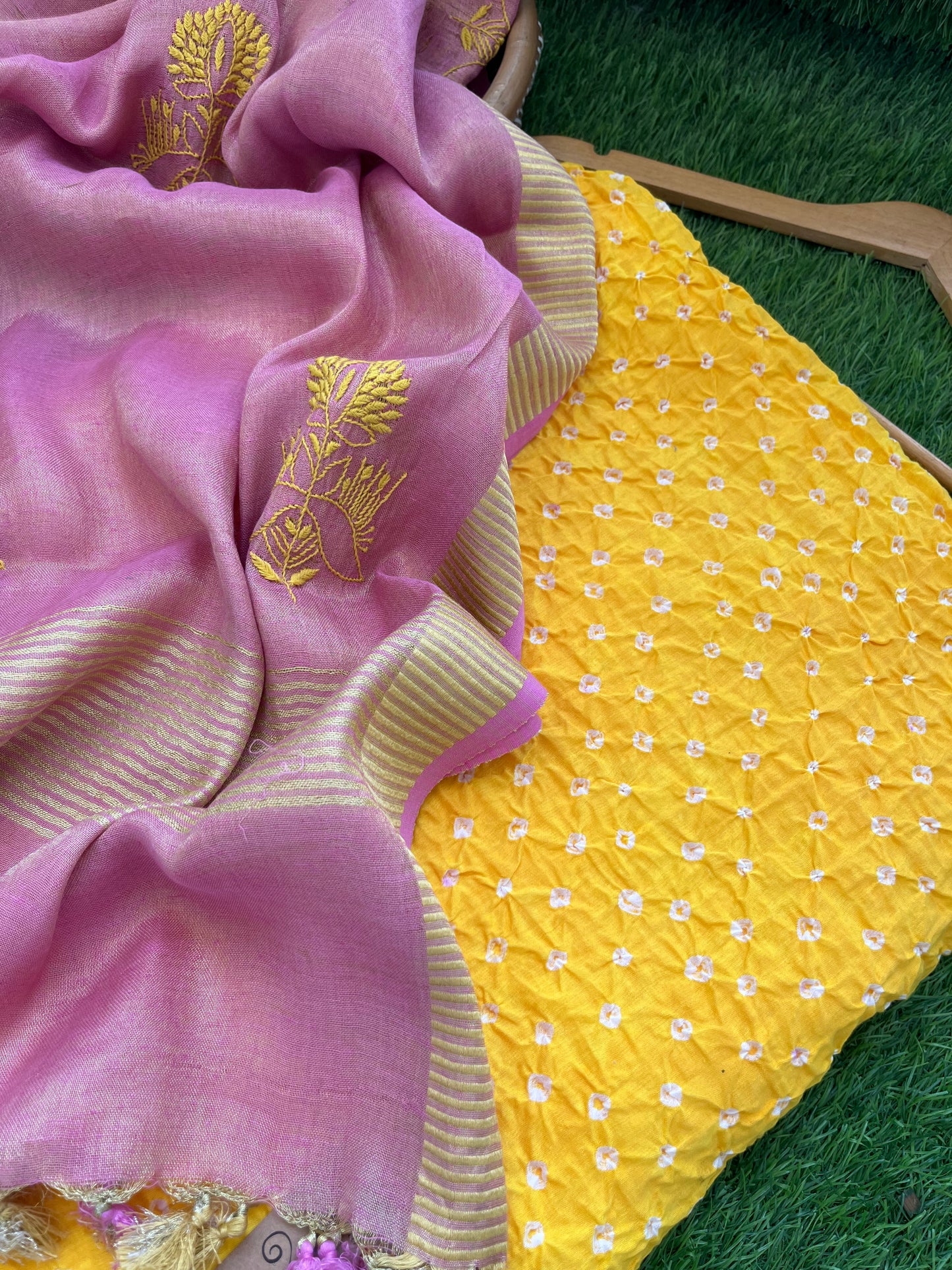 Bandhani kurta chikankari Dupatta