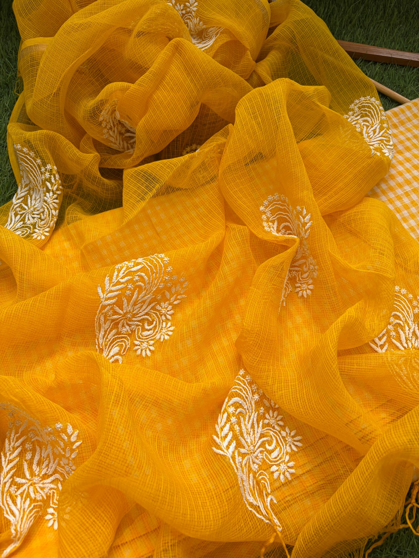 Kala cotton checks kurta bottom chikankari dupatta (Copy)